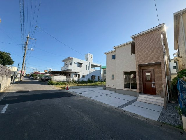 ■■うるま市みどり町第３－１号棟（全２棟）の前面道路含む現地写真|前面道路含む現地写真です