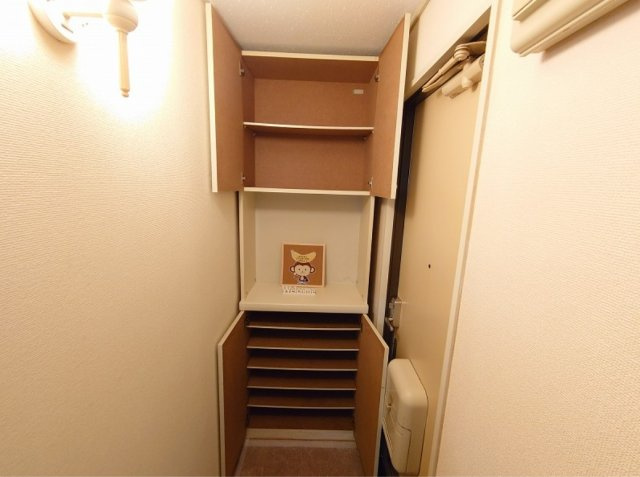 ドリームハイムのエントランス|※別部屋参考写真です