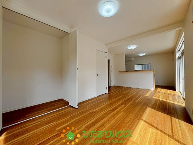 杉戸町屏風　中古一戸建ての居間・リビング