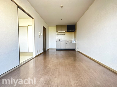 【居間・リビング】 | セジュール濱田Ⅲ