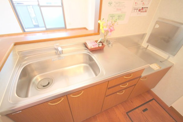 グリーンフォーレスト伊丹B棟のキッチン|使いやすいキッチンです