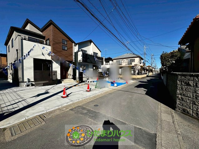 久喜サウスアベニュー　新築一戸建て　01の前面道路含む現地写真