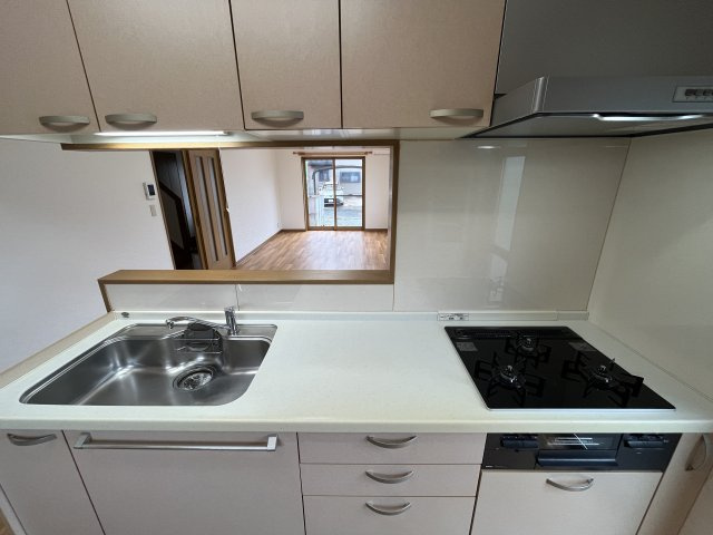 成沢西3丁目の脱衣所|独立洗面台、浴槽共に新品です！