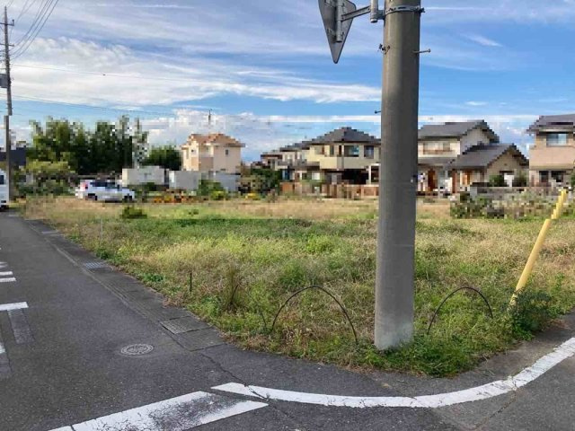 前橋市笂井町２区画売地【建築条件付】の前面道路含む現地写真