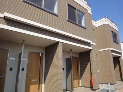 【エントランス】 | プラージュ | 外観写真（昼）