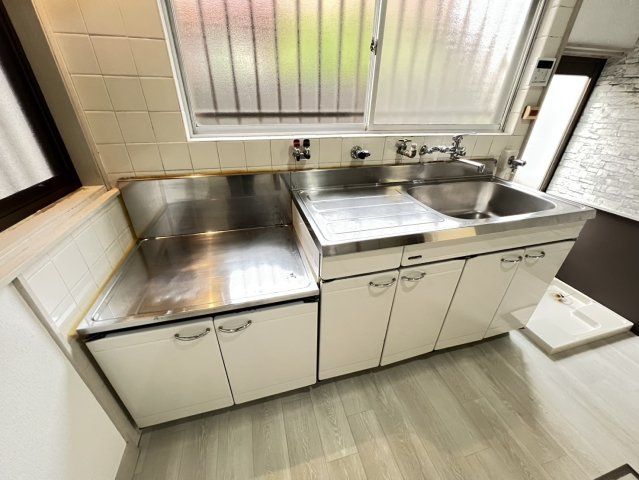 塩屋町3丁目戸建のキッチン