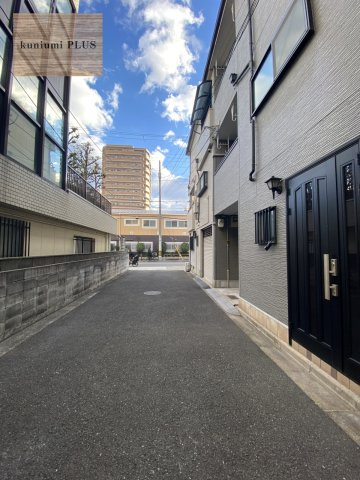 大阪市城東区成育3丁目の前面道路含む現地写真