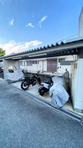 パレ塚口北　宮の杜の駐車場|バイク置き場