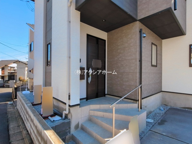 所沢市小手指南1丁目・全1棟　新築一戸建　～収納豊富～の玄関