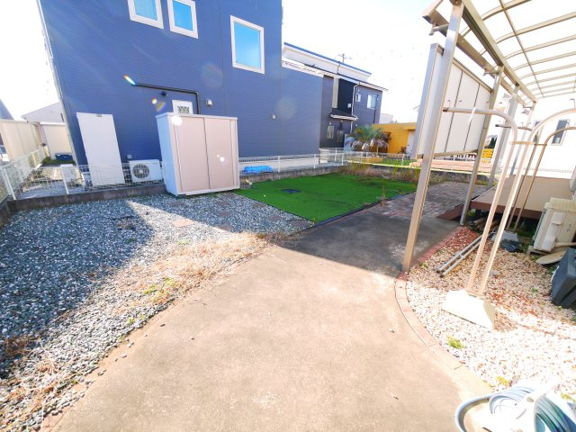 八街市八街ほ　中古戸建の庭|平成27年10月築  リビング約17.5帖  上下水 敷地約87坪 JR総武本線八街駅徒歩約16分