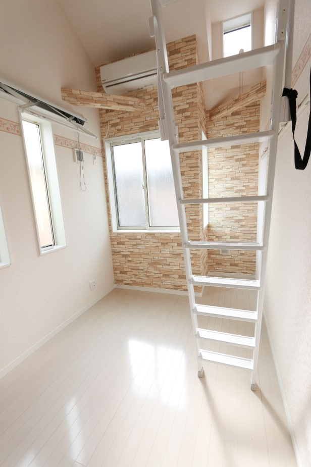 ユナイト宮前メーテルリンクの杜の居間・リビング|同シリーズ物件の参考写真です。