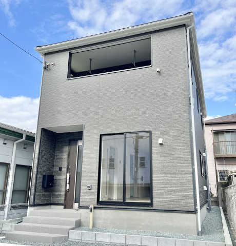 中央区鴨江3丁目　第2　1号棟の外観|青い空にグレーの外壁が映えます！
