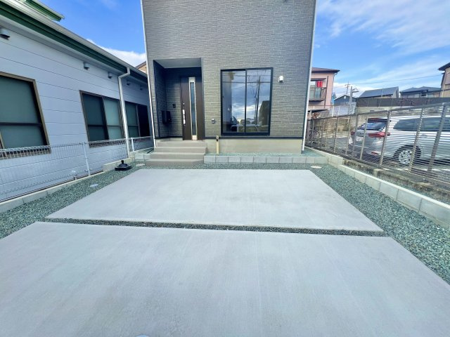 中央区鴨江3丁目　第2　1号棟の駐車場|普通車並列２台可能