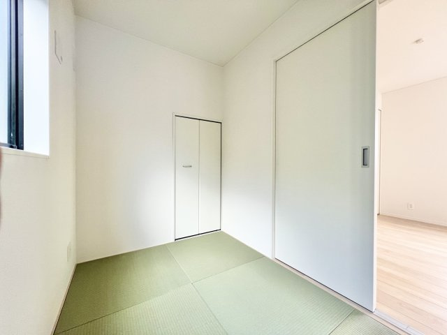 中央区鴨江3丁目　第2　1号棟の和室|リビングと繋がる和室。ほっと心が安らぐ場所になります。
