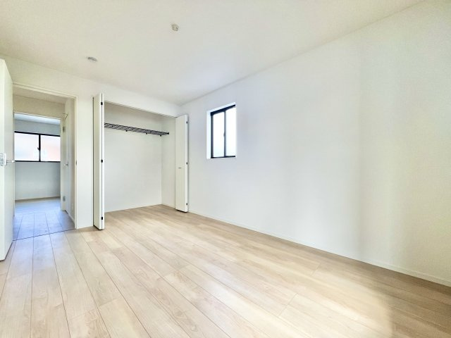 中央区鴨江3丁目　第2　1号棟の洋室|2F,　6.7畳の北側の洋室！！
主寝室にぴったりです。
