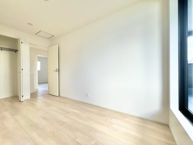 中央区鴨江3丁目　第2　1号棟の洋室|2F,　5.6畳の北側の洋室！！
２面採光で風通し、日当たりが良いです。