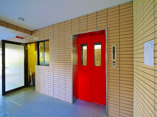 あやめ池ガーデンハイツのその他共用部分|エレベーターホール