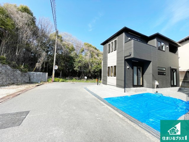●29(土)30(日)現地説明会！　北葛城郡河合町星和台　ラスト1邸の前面道路含む現地写真|周辺は閑静な住宅街！前面道路広々で車の出し入れも便利です。駐車が苦手な方でも安心して車庫入れできます！