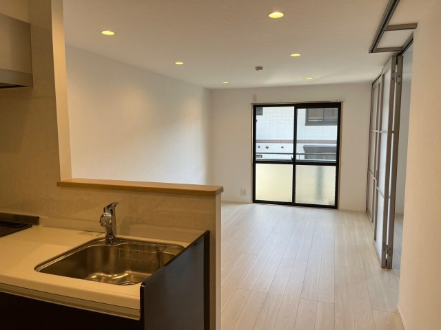 シャルムⅢの居間・リビング|こちらの居間で趣味の時間をお楽しみください