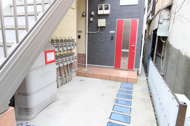 ユナイト桜本マーキュリーストリートのエントランス