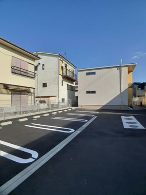 【駐車場】 | ルナ　ドルチェ | 駐車場に車を止められます