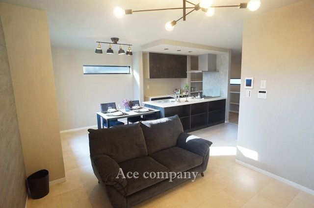 【居間・リビング】 | 八尾市東本町5丁目 | 【LDK：16.6帖】