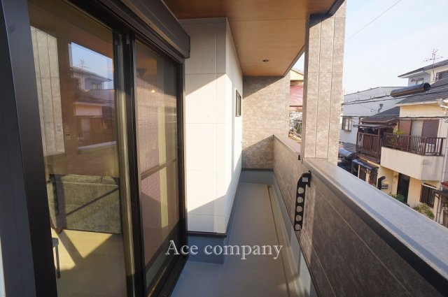 【バルコニー】 | 八尾市東本町5丁目 | バルコニーは2階と3階にあります☆こちらはリビングに面した2階のバルコニー☆ともに南向きです☆