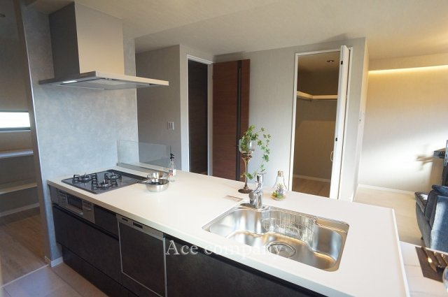 【キッチン】 | 八尾市東本町5丁目 | 視界を遮らないオープンキッチン☆食洗機＆浄水器完備です☆
