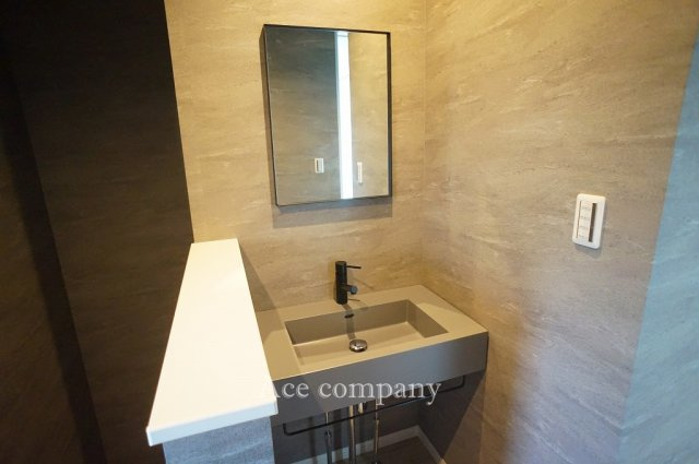 【洗面所】 | 八尾市東本町5丁目 | 3階の廊下にある洗面です♪