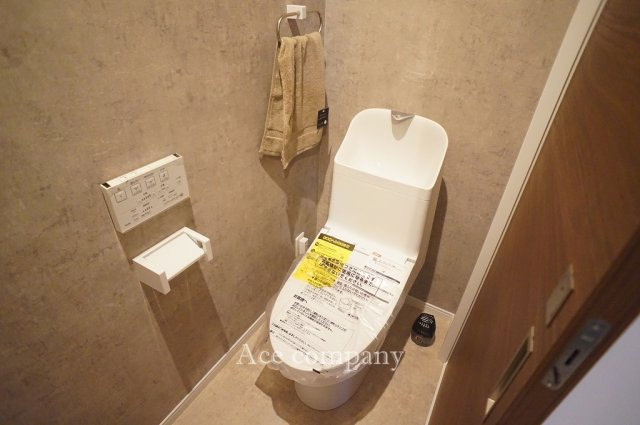 【トイレ】 | 八尾市東本町5丁目 | トイレは1階と2階の2ヶ所に完備です♪こちらは1階のシャワートイレです☆