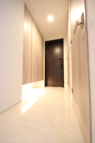 クラッシィタワー新宿御苑の玄関