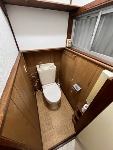 大日丘1-10-1貸家のトイレ|清潔感のあるトイレです