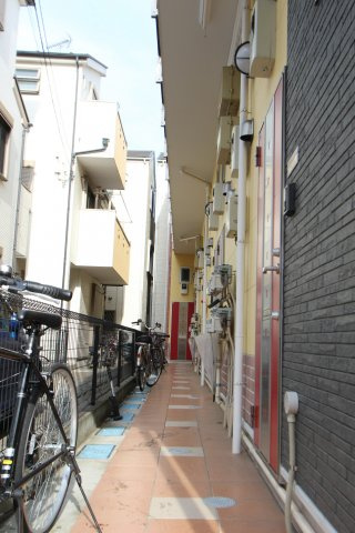 ユナイト野川ラヴィアンローゼのエントランス