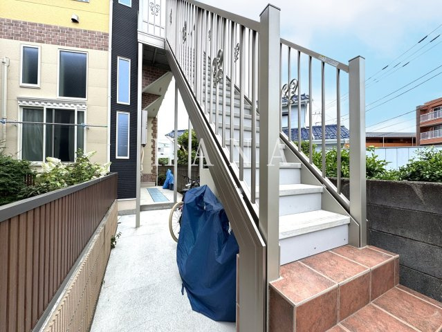 ユナイト久地ジェットビームオペラのエントランス