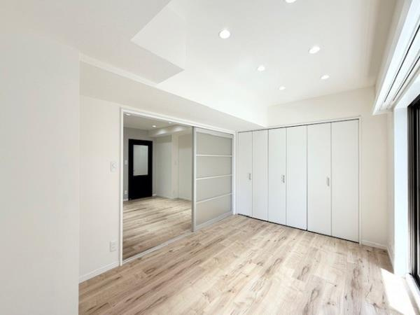 リエール若松町の居間・リビング|ゆったり過ごせる居間です