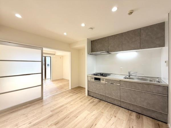 リエール若松町の居間・リビング|ゆったりとした居間です