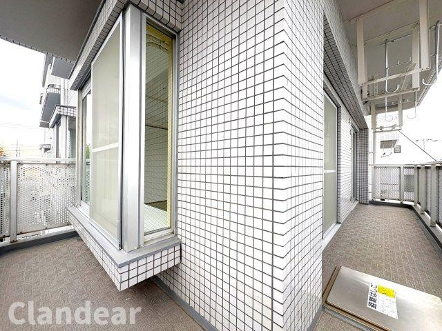 グリーンパーク六木Ⅱのバルコニー|ドキドキの新生活も、安心してスタート。ぴったりの住まいを見つけませんか？クランディアが一緒に住まい選びをサポートします‼　まずは、お気軽にお問合せください　＃クランディア