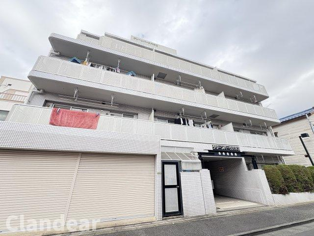 グリーンパーク六木Ⅱの外観|ドキドキの新生活も、安心してスタート。ぴったりの住まいを見つけませんか？クランディアが一緒に住まい選びをサポートします‼　まずは、お気軽にお問合せください　＃クランディア