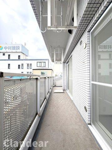 グリーンパーク六木Ⅱのバルコニー|ドキドキの新生活も、安心してスタート。ぴったりの住まいを見つけませんか？クランディアが一緒に住まい選びをサポートします‼　まずは、お気軽にお問合せください　＃クランディア