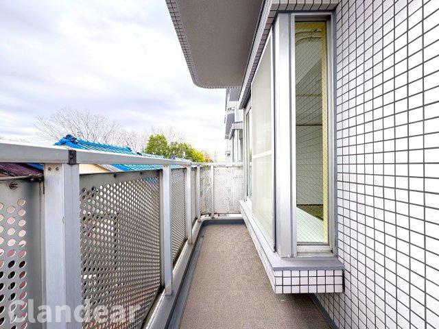 グリーンパーク六木Ⅱのバルコニー|ドキドキの新生活も、安心してスタート。ぴったりの住まいを見つけませんか？クランディアが一緒に住まい選びをサポートします‼　まずは、お気軽にお問合せください　＃クランディア