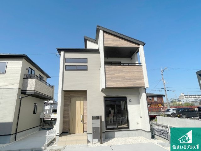 現地説明会開催　栗東市綣　新築一戸建ての外観|安心の10年保証！外観を美しく保ち、雨水で汚れを落とします！気になることがありましたら、お気軽にお問い合わせください！