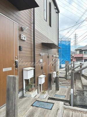 【エントランス】 | プリムヴェール | 清潔感のあるエントランスです♪