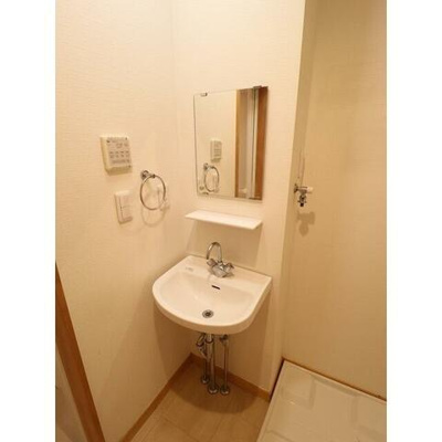 【洗面所】 | プリムヴェール | 明るい洗面所です