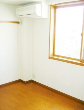 【居間・リビング】 | シェリーローズ | 6.4帖のきれいな洋室。