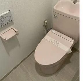 【トイレ】 | リバーサイドテラス | ゆったりとした空間のトイレです