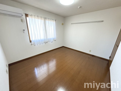 【洋室】 | グランシャリオ　E