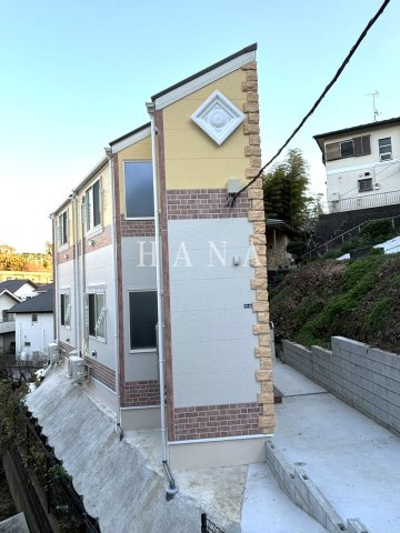 横浜市鶴見区北寺尾３丁目のアパートの外観