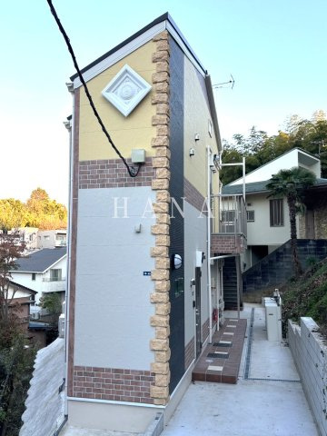 横浜市鶴見区北寺尾３丁目のアパートの外観