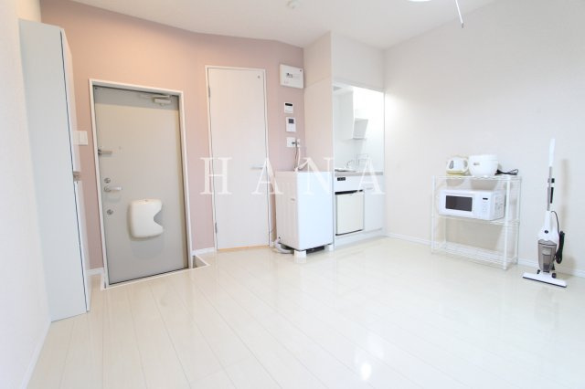 横浜市鶴見区北寺尾３丁目のアパートの居間・リビング