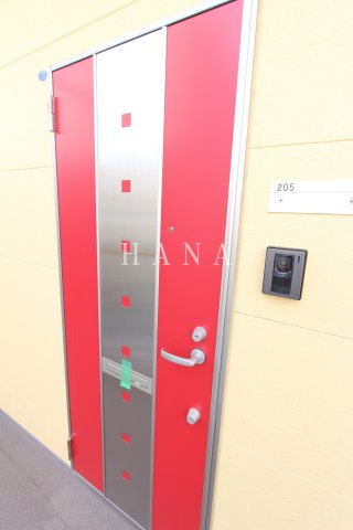 ユナイト 鶴見ローレンスカークのエントランス